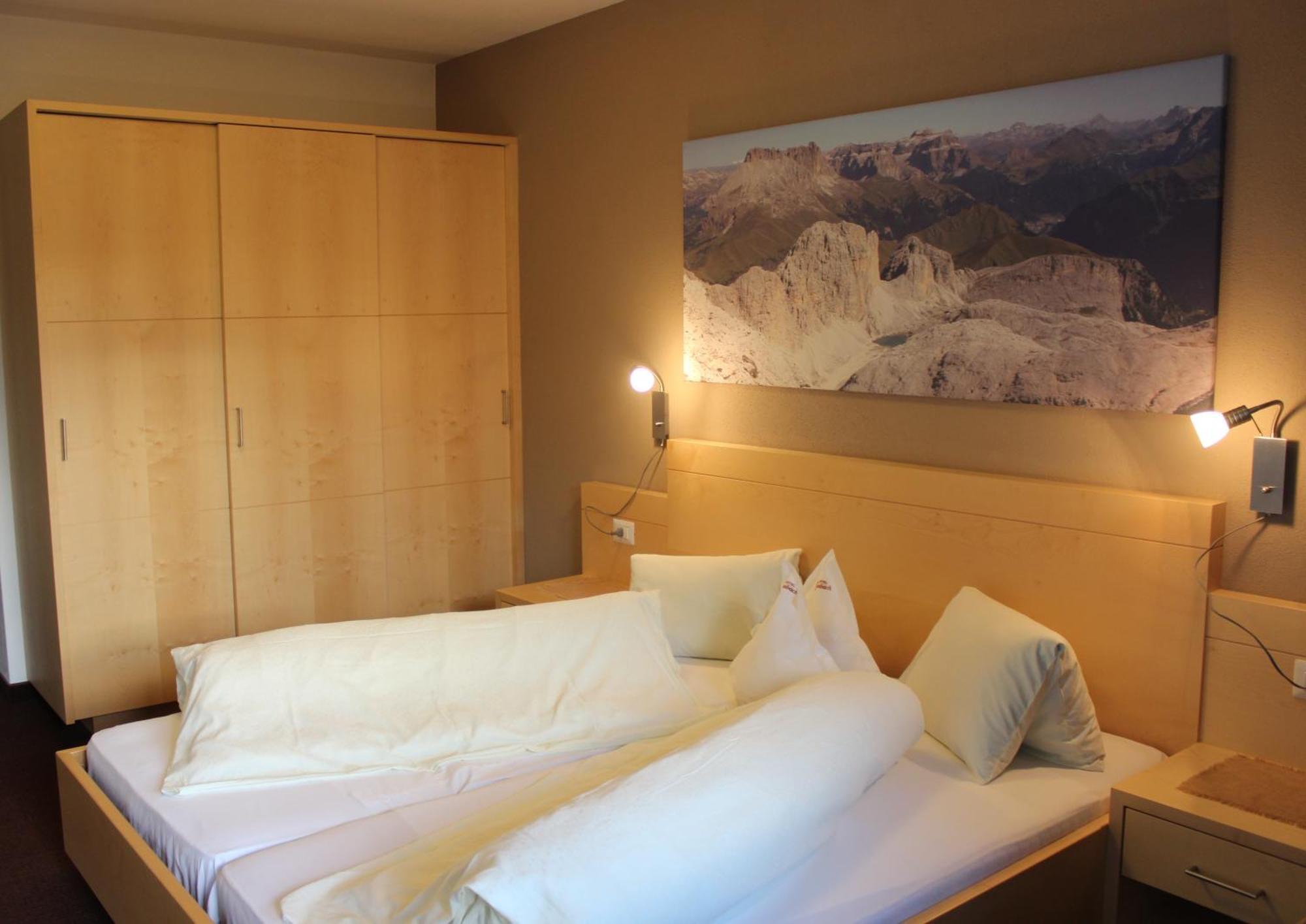 Hotel Gissbach Brunico Room photo